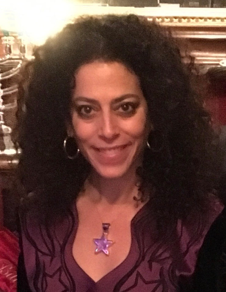 The Wash & Go Myth About Curly Hair: Curly Hair Is Easy (Knot!)